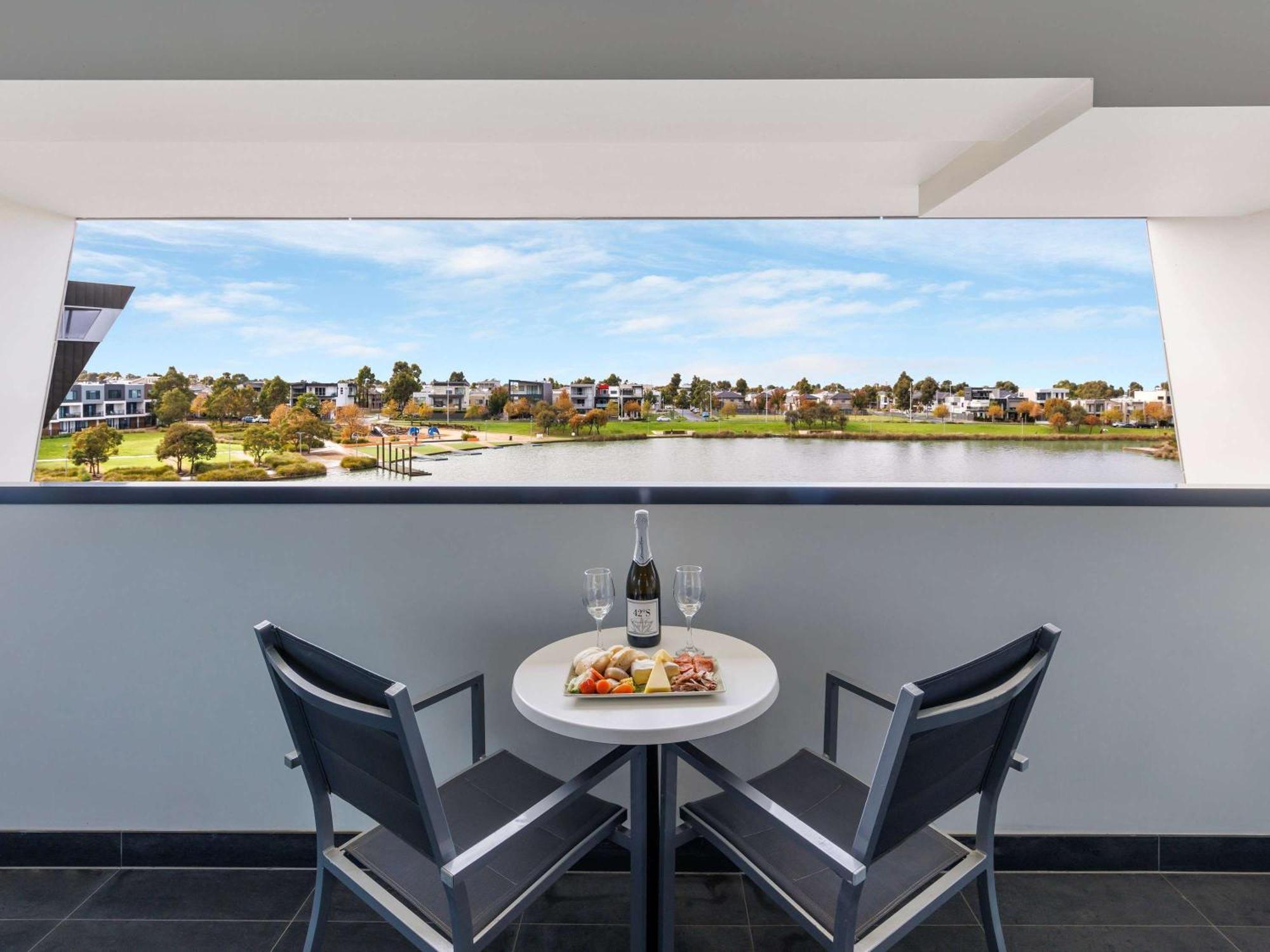 Mercure Melbourne Caroline Springs Eksteriør billede