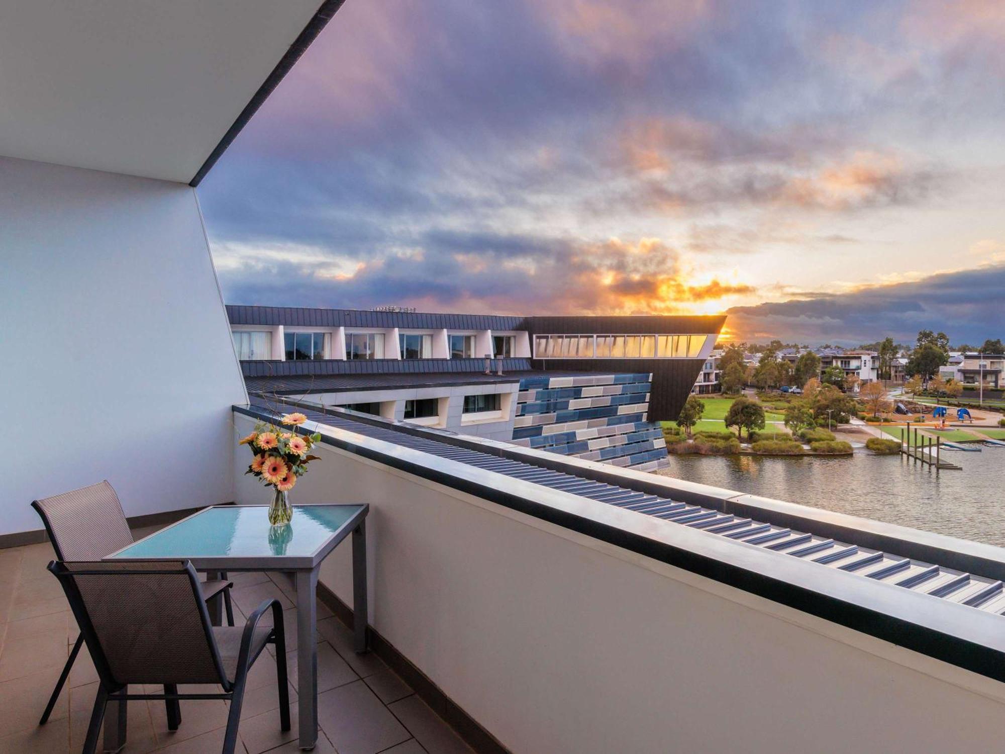 Mercure Melbourne Caroline Springs Eksteriør billede